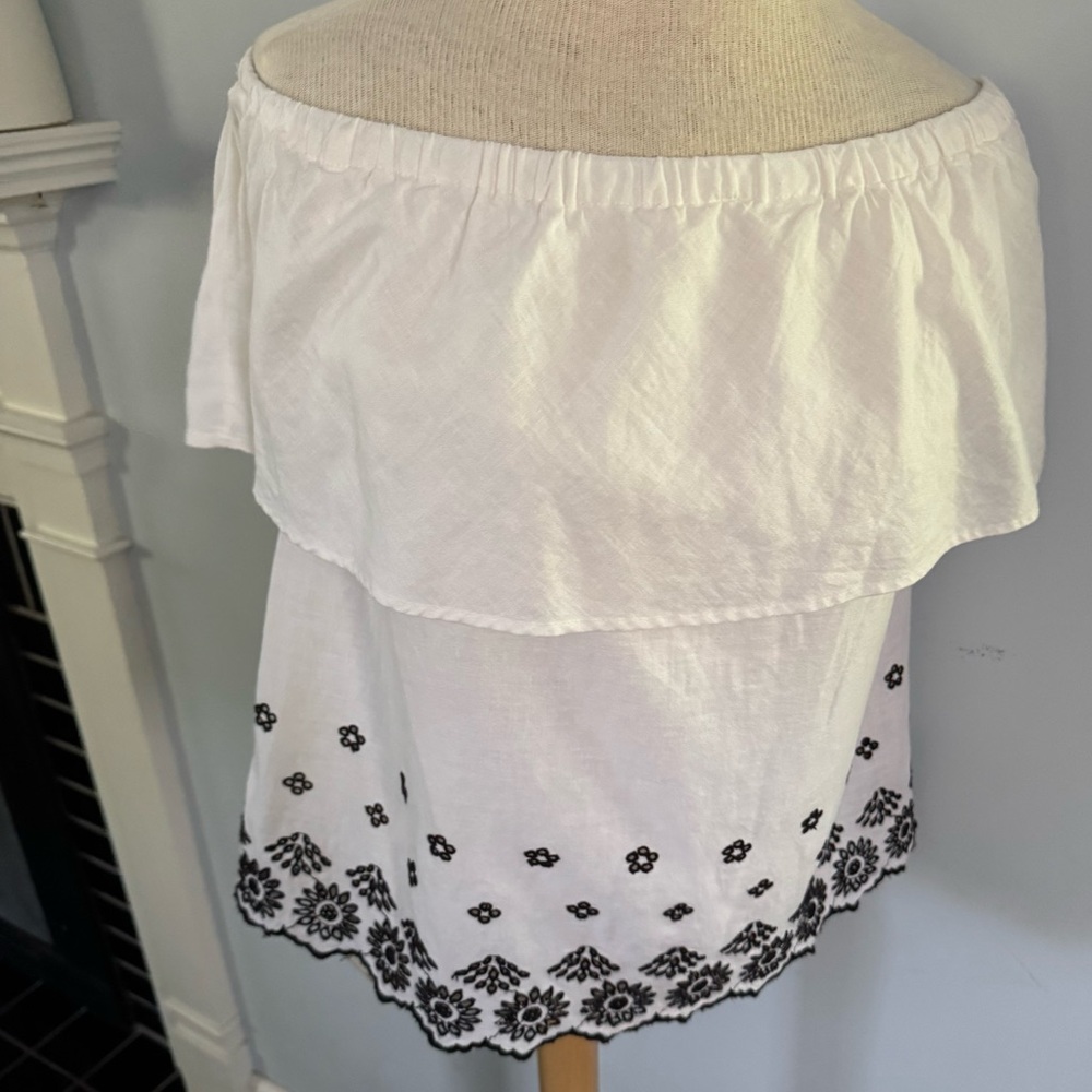 Old Navy cold shoulder embroidered linen ruffle top w/ cutwork white black Sz M - Picture 5 of 14